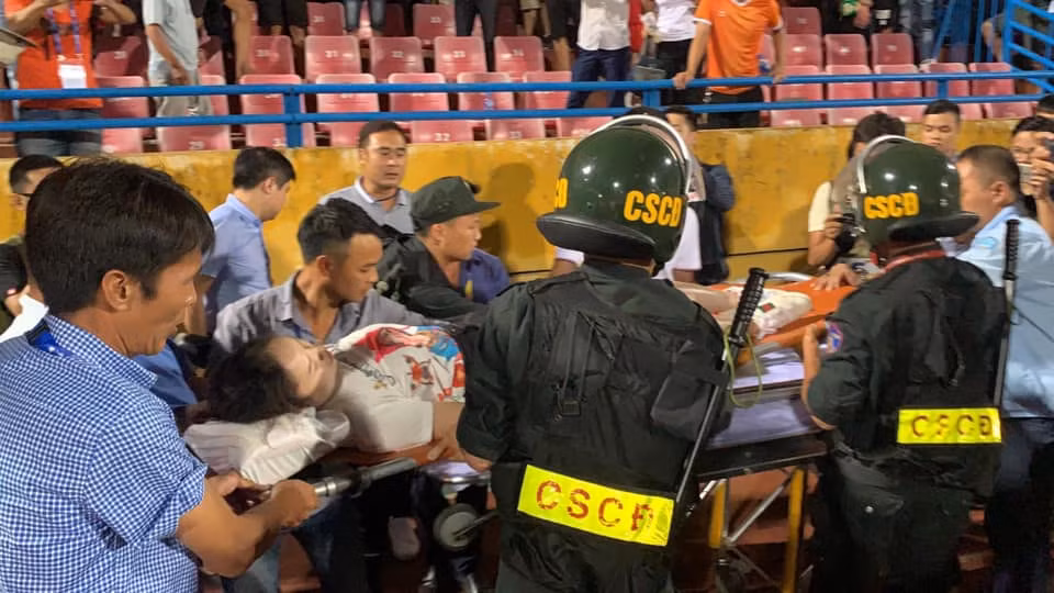 Sau khi được chuyển vào bệnh viện Xanh Pôn, chị H.A được xác định bị bỏng lưu huỳnh nặng và phải phẫu thuật tới 2 lần.