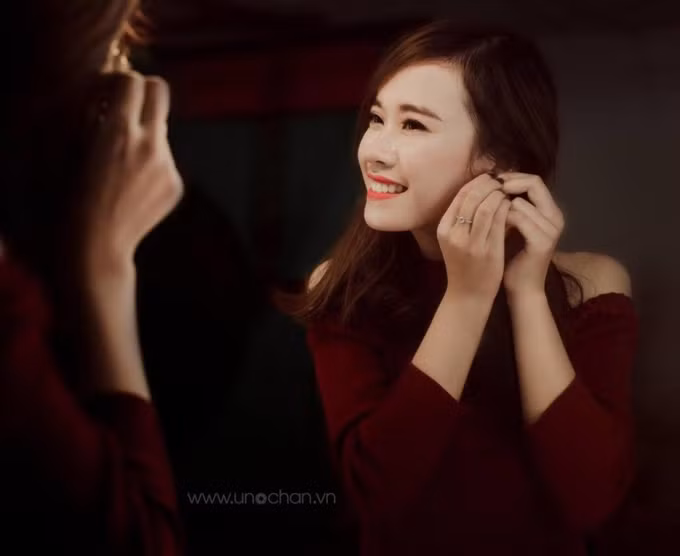 Tài năng và xinh đẹp, Mai Phương không sở hữu nét đẹp khiến người ta choáng ngợp hay nghẹt thở từ cái nhìn đầu tiên mà là vẻ đẹp hài hòa, mang lại cảm giác thoải mái cho người đối diện.