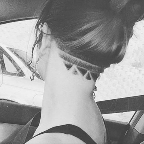 Tùy vào độ chịu chơi, mà các nàng có thể thử style tóc cạo này ở mức độ nhiều hay ít. Đây là style tóc rất hợp với các nàng có chiếc cổ cao, thon đó.