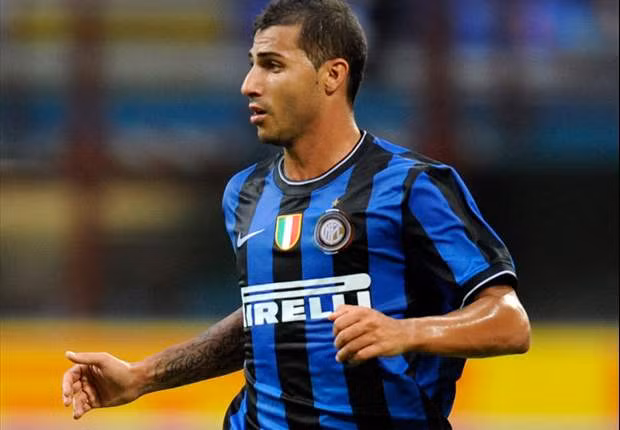 Ricardo Quaresma không có pha lập công nào trong hai mùa giải khoác áo Inter Milan đủ nói lên sự thất vọng đối với tiền về đông hương với Mourinho. Chỉ khi rời khỏi Inter Milan, Quaresma mới trở lại là chính mình. Ở tuổi 33, anh vẫn miệt mài cày ải ở CLB Besiktas. Ảnh: Daily Mail