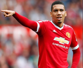 Eric Bailly và Daley Blind đang chơi cực kỳ ăn ý và chiếm trọn niềm tin của HLV Jose Mourinho, việc này dẫn đến Chris Smalling mất chỗ đứng. Nhưng trung vệ của ĐT Anh vẫn là chốt chặn đáng tin tưởng khiến nhiều "sát thủ" trên thế giới phải ngán ngẩm.