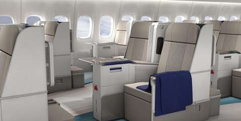 Ghế da có thể kéo thành giường để ngủ trong hành trình, trên máy bay có quầy bar riêng, màn hình phẳng, kết nối wifi.. Máy bay được dùng cho chuyến đi là Boeing 777-200LR.