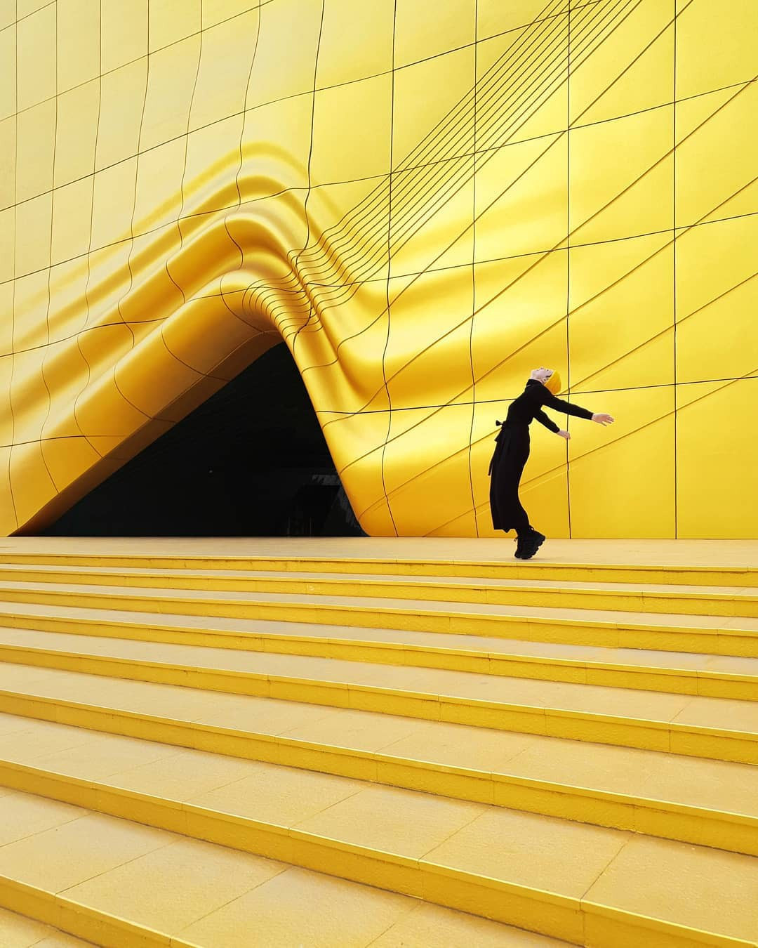 Được khai trương vào tháng 4 năm 2018, đến nay Paradise City đã trở thành khu nghỉ mát nổi tiếng tại thủ đô Seoul, Hàn Quốc.