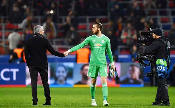 M.U quyết tâm không để De Gea đến Real với lời tuyên bố "sẽ không bán đi ngôi sao tốt nhất đội hình của mình". Ảnh: MUFC