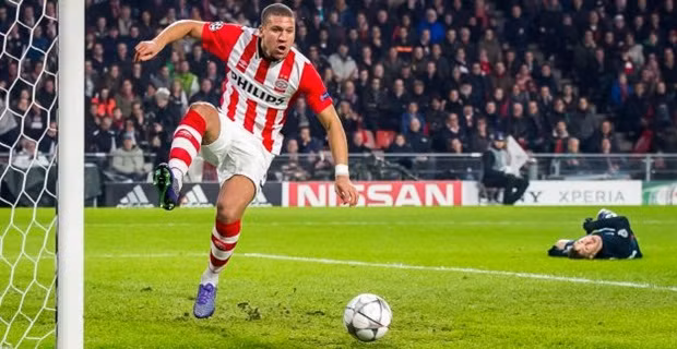 Jeffrey Bruma là cầu thủ đã giúp PSV khỏi bị thủng lười sớm bằng pha cản pha ngay trên vạch sôi sau cú sút của Luciao Vietto. Ngoài ra, anh còn là một hòn đá tảng nơi hàng phòng ngự của PSV đứng vững trước những pha tấn công nguy hiểm từ đội khách trong trận đấu tại vòng 1/8 UEFA Champions League.
