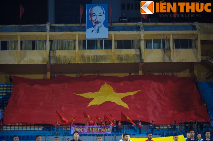 Danh bai U19 Dong Timor 4-1, U19 Viet Nam dan dau bang A