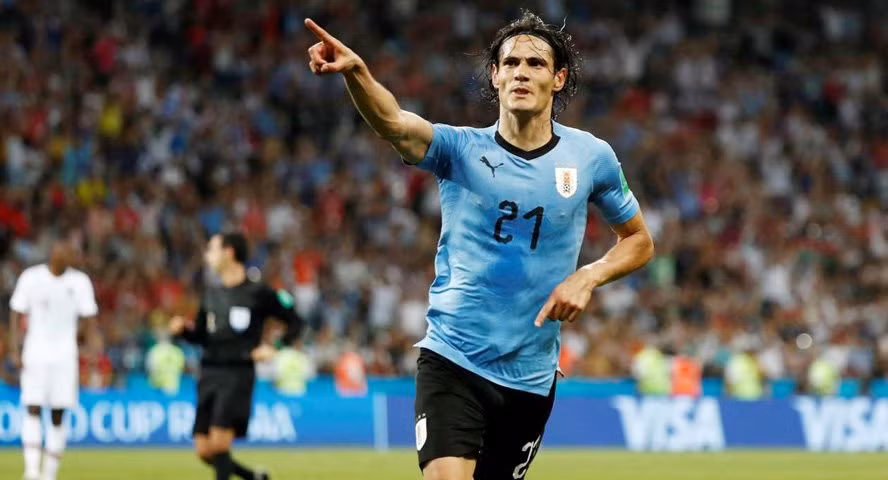 Edinson Cavani trở thành mục tiêu chuyển nhượng số 1 của Real Madrid, để lấp vào khoảng trống mà Cristiano Ronaldo để lại.