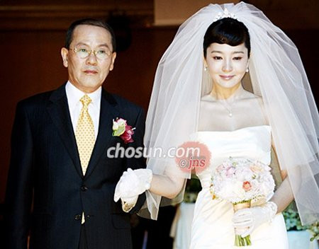 Với vụ việc lần này, 2 trong 3 số đài truyền hình lớn nhất ở Hàn Quốc là KBS và MBC đã ra lệnh cấm vận với cô nàng diễn viên này. Thời gian hiệu lực của lệnh cấm là không giới hạn. Kể cả sau khi ra tù, lệnh cấm vẫn không bị gỡ bỏ ngoại trừ trường hợp đặc biệt. Và đây có thể nói là dấu chấm hết cho sự nghiệp diễn xuất của Lee Seung Yeon.