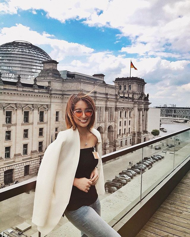 Trên mạng xã hội, Ann sở hữu hơn 50 nghìn lượt theo dõi qua Instagram và được giới trẻ ngưỡng mộ bởi cuộc sống xa hoa, giàu có.