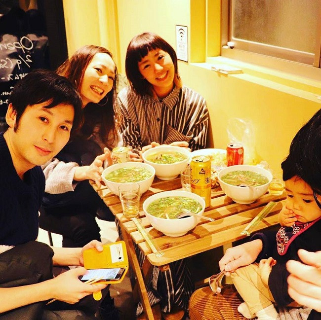 Rất nhiều các thực khách Nhật đã tranh thủ thưởng thức món phở Thìn trứ danh ngay trên đất nước của mình.