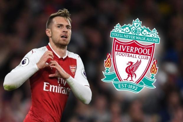 Theo Daily Mail, Aaron Ramsey đã đánh tiếng với CLB Liverpool về cái bắt tay trong tương lai gần khi cho biết, anh “rất hâm mộ Jurgen Klopp và muốn được chơi bóng dưới triết lý của HV người Đức”.