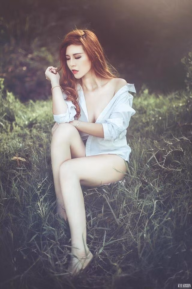 Trúc Khanh giờ đã tự tin và là một người mẫu ảnh bán chuyên khiến nhiều nhiếp ảnh gia phải xếp hàng dài mời cô cộng tác.