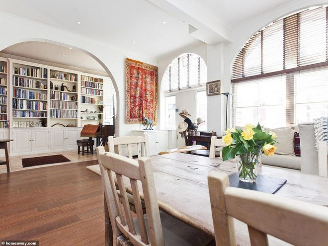 Madonna cho thuê biệt thự xa hoa của chồng cũ với giá 22 triệu một đêm - Hình 7 Madonna cho thue biet thu xa hoa cua chong cu voi gia 22 trieu mot dem-Hinh-7