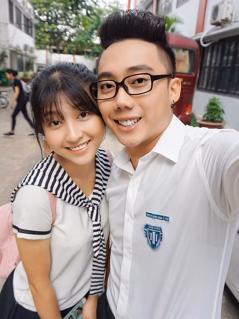 Hiện tại , thì Ginô Tống là một trưởng nhóm của nhóm TWENTY Entertainment , quy tụ các gương mặt khá dễ thương , dí dỏm , hài hước và cả nhóm đã luôn hi vọng sẽ mang lại tiếng cười và những niềm vui cho mọi người .