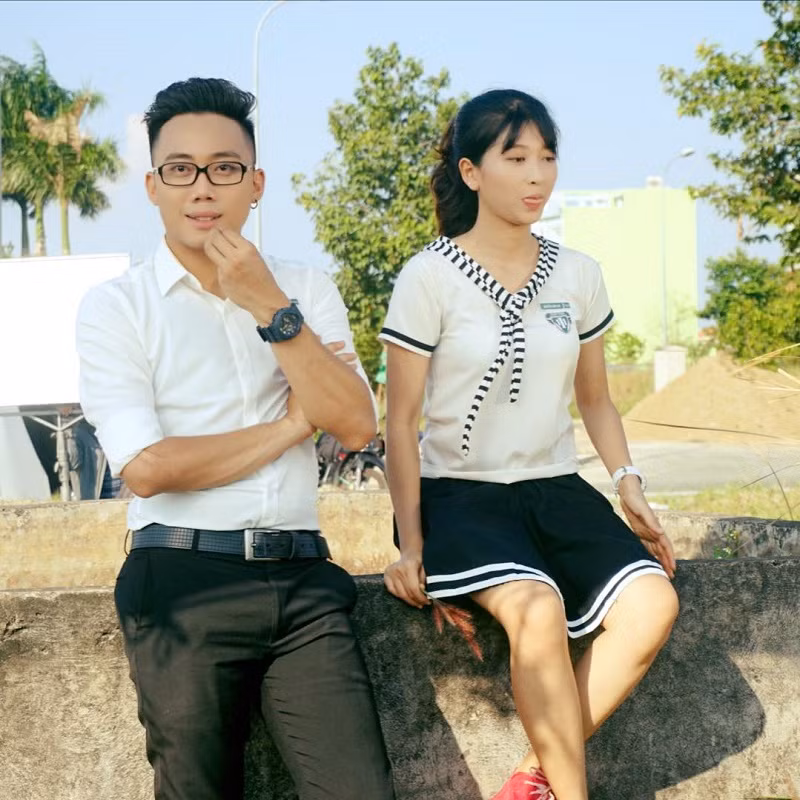 Cùng ngắm nhìn những hình ảnh vô cùng thư sinh của chàng hot boy được các bạn trẻ hết sức chú ý vừa qua - Ginô Tống. Ảnh sử dụng trong bài: Facebook nhân vật.