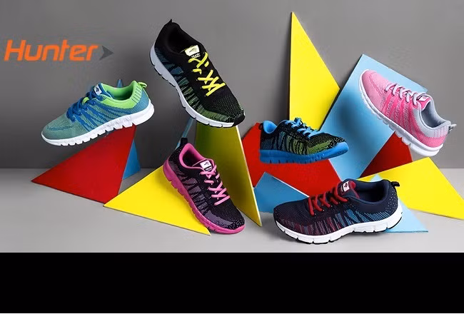 Theo nhiều cư dân mạng, mẫu giày Hunter hiện tại được sản xuất và bày bán với nhiều kiểu màu sắc khác nhau và giá cả hợp lý với 650.000 đồng/đôi, không quá phí phạm khi được sở hữu đôi giày mang chất lượng tốt, kiểu dáng thời trang và nguồn gốc từ thương hiệu nổi tiếng trong nước.