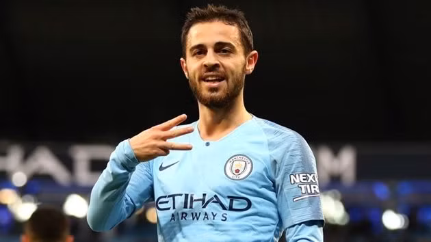  Chuyển nhượng cầu thủ từ AS, Barcelona đang gặp khó khăn trong thương vụ của Bernardo Silva. Một số nguồn tin cho biết đội bóng chủ sân Etihad sẽ gia hạn hợp đồng với tiền vệ này đến năm 2025.