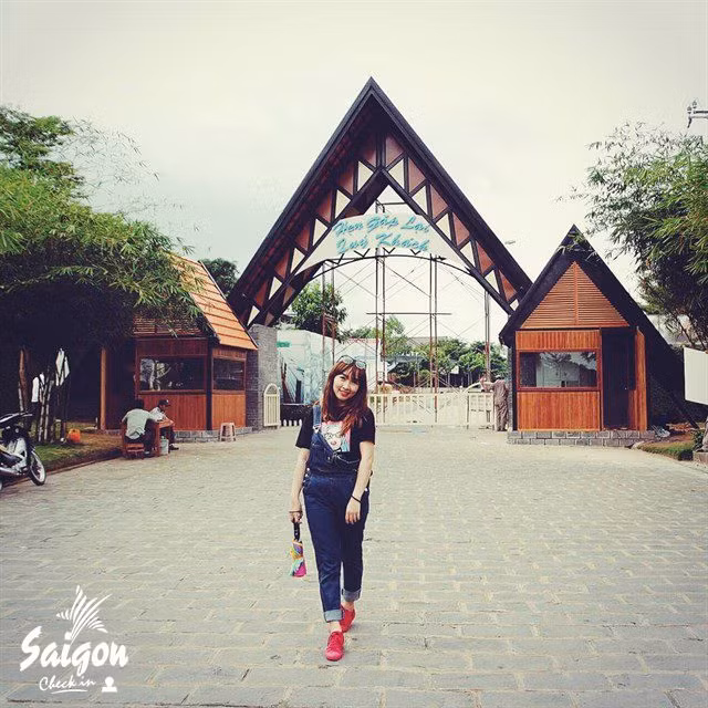 Ảnh sử dụng trong bài: Facebook Sài Gòn Check-in.