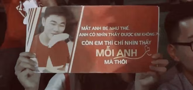 Đôi dòng "thả thính" một nữ CĐV đã tâm huyết dàn dựng để gửi tới đội trưởng Lương Xuân Trường.