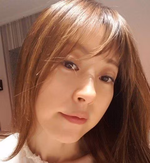  Mỹ nhân U60 Seo Jung Hee là gương mặt không còn xa lạ với nhiều khán giả Hàn Quốc, dù đã 58 tuổi nhưng cô vẫn sở hữu vẻ ngoài vô cùng trẻ trung, tươi tắn. Ảnh trong bài: Koreaboo.