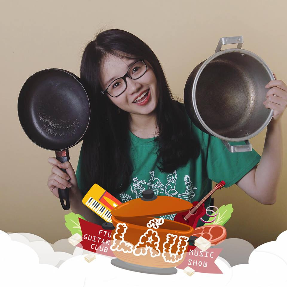 Huyền Minh chia sẻ: "Lần đầu xa nhà, đi làm thêm, tự làm mọi thứ một mình, từ việc học đến chi tiêu cho cuộc sống, em thấy nhớ và thương cha mẹ nhiều hơn. Bên cạnh đó, được gặp nhiều người giỏi hơn, em cũng tự thấy mình nhỏ bé".