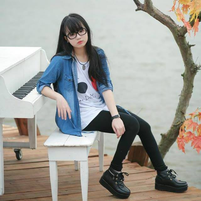 Huyền Minh chia sẻ đây không phải là bức ảnh nhiều like nhất của cô. Bức ảnh hút nhiều lượt like nhất được chụp khi Minh học cấp hai với 1,5 nghìn lượt like.