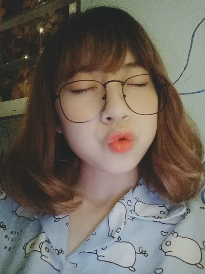 Cũng theo như bạn bè của K.L chia sẻ, sau khi xảy ra sự cố với clip nóng bị phát tán, cô bạn xinh đẹp này đã kín tiếng hơn trong chuyện tình cảm của mình.