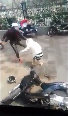 Clip gay xon xao: Ba bau bi danh vi ly do khong tuong