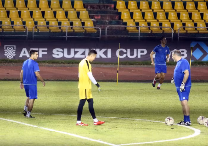 Việc đội tuyển Philippines tập buổi thứ hai trên mặt sân Panaad trước vòng bán kết AFF Suzuki Cup 2018 là hoàn toàn sai quy định và có thể bị xếp vào hình thức tập chui.