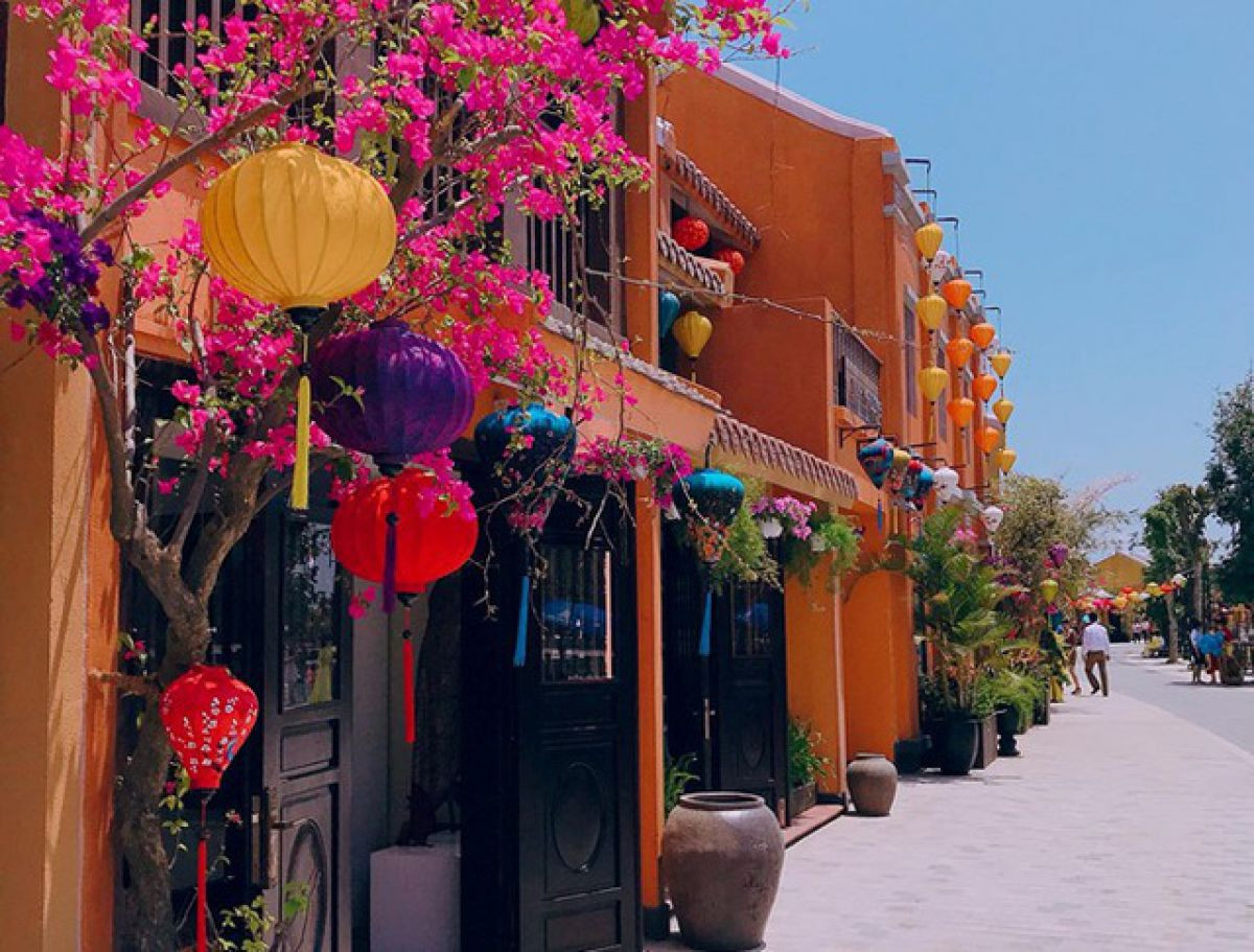 Thành phố nhỏ ven sông Thu Bồn này luôn là điểm du lịch hấp dẫn du khách trong và ngoài nước. Trong các dịp lễ, như Valentine 2019 tới đây, Hội An là lựa chọn hàng đầu của các cặp đôi.