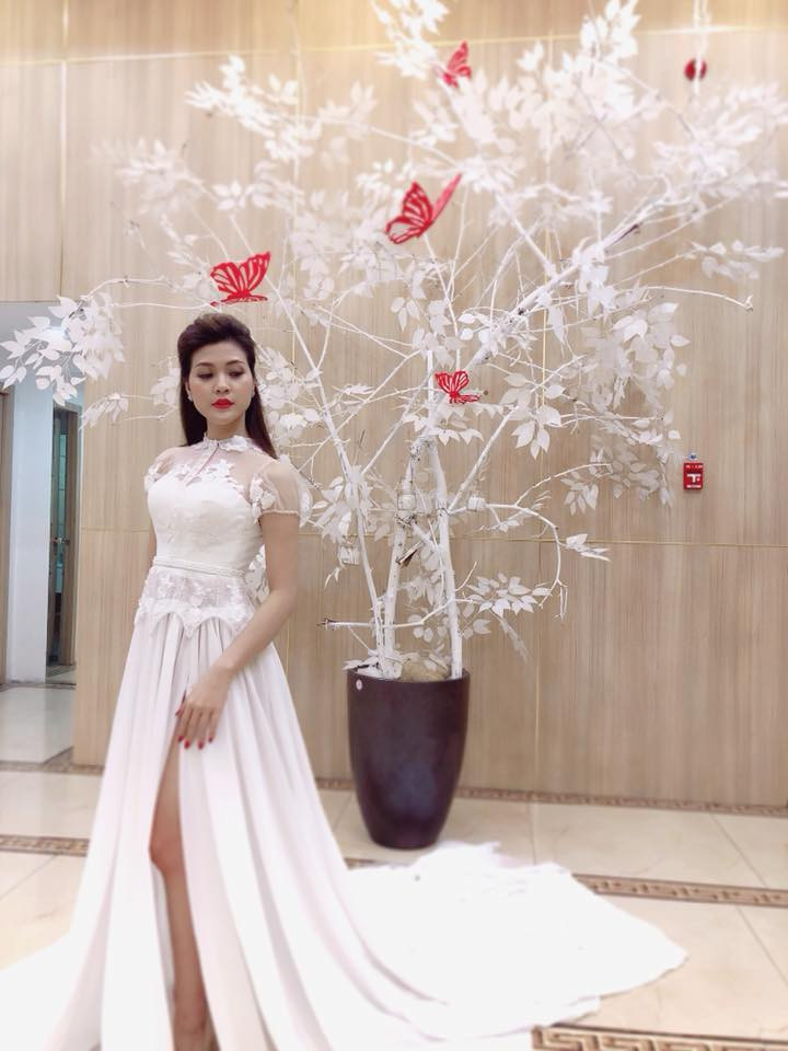 Tuy vậy, BTV của đài K+ luôn được khen ngợi là có nhan sắc ngọt ngào và vẻ đẹp nhẹ nhàng, duyên dáng.