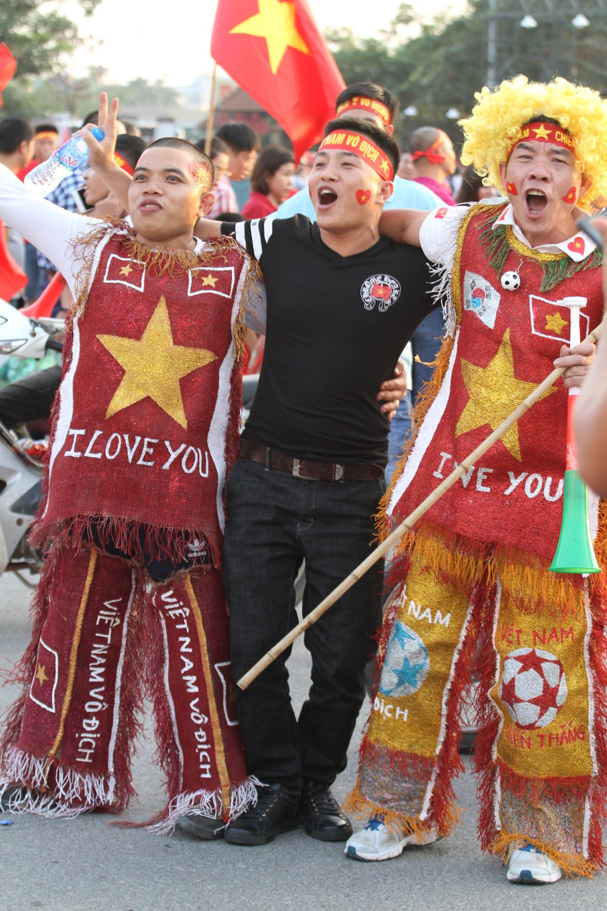 Quang Hai, Cong Phuong lap cong, Viet Nam hien ngang tien vao chung ket AFF Cup-Hinh-17