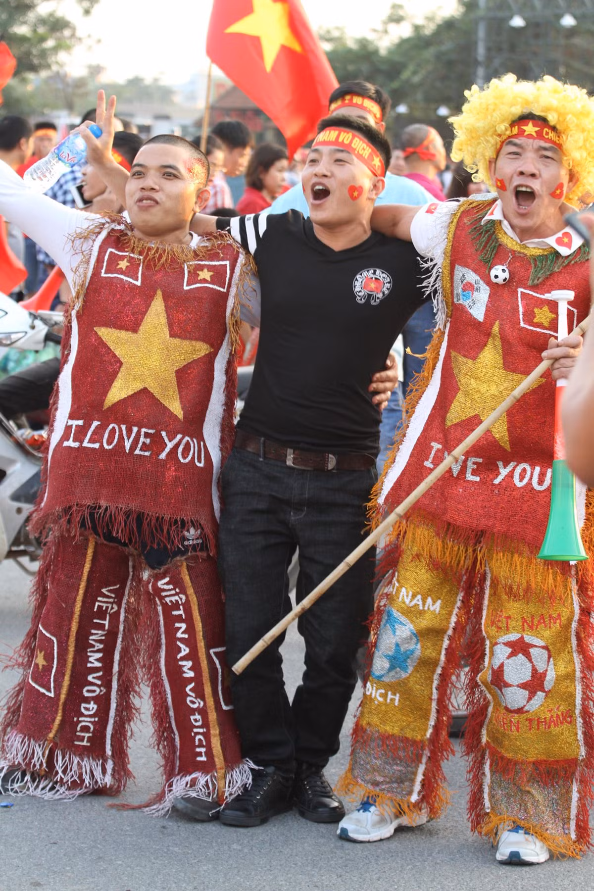 Quang Hai, Cong Phuong lap cong, Viet Nam hien ngang tien vao chung ket AFF Cup-Hinh-17