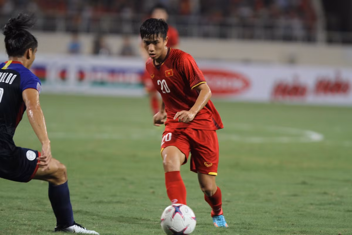 Quang Hai, Cong Phuong lap cong, Viet Nam hien ngang tien vao chung ket AFF Cup-Hinh-4