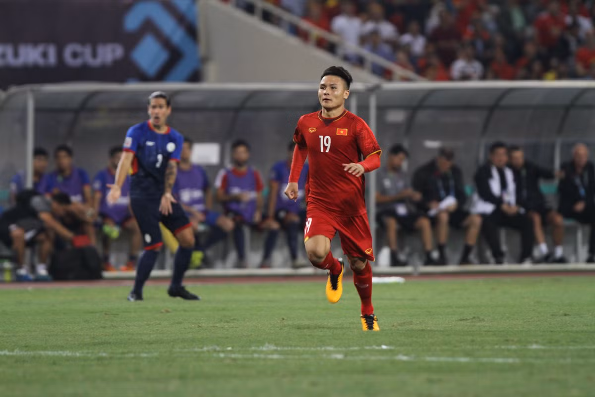 Quang Hai, Cong Phuong lap cong, Viet Nam hien ngang tien vao chung ket AFF Cup-Hinh-6