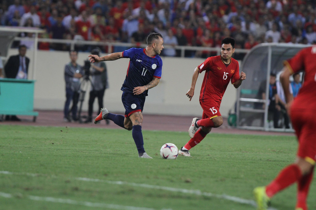 Quang Hai, Cong Phuong lap cong, Viet Nam hien ngang tien vao chung ket AFF Cup-Hinh-5