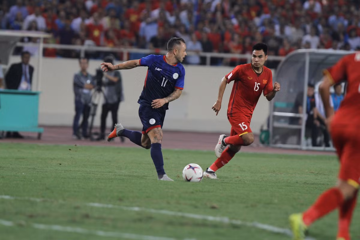 Quang Hai, Cong Phuong lap cong, Viet Nam hien ngang tien vao chung ket AFF Cup-Hinh-5