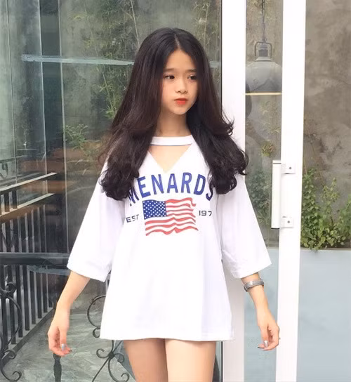 Cũng vì khoe đồ hàng hiệu đắt đỏ như túi Diorama khi vẫn còn là một teen girl từng khiến Linh Ka vướng nghi án dùng đồ nhái.
