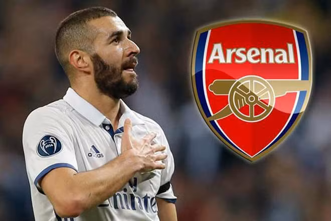 Arsenal mua Benzema nếu mất Sanchez: Theo thông tin chuyển nhượng cầu thủ từ báo chí Anh, trong trường hợp Alexis Sanchez dứt áo ra đi, Arsenal sẽ hỏi mua tiền đạo Karim Benzema của Real. Hiện tại, PSG cùng Man City đang cạnh tranh quyết liệt để giành lấy chữ kí của tuyển thủ Chile – người chỉ còn hợp đồng với đội chủ sân Emirates tới hè 2018.
