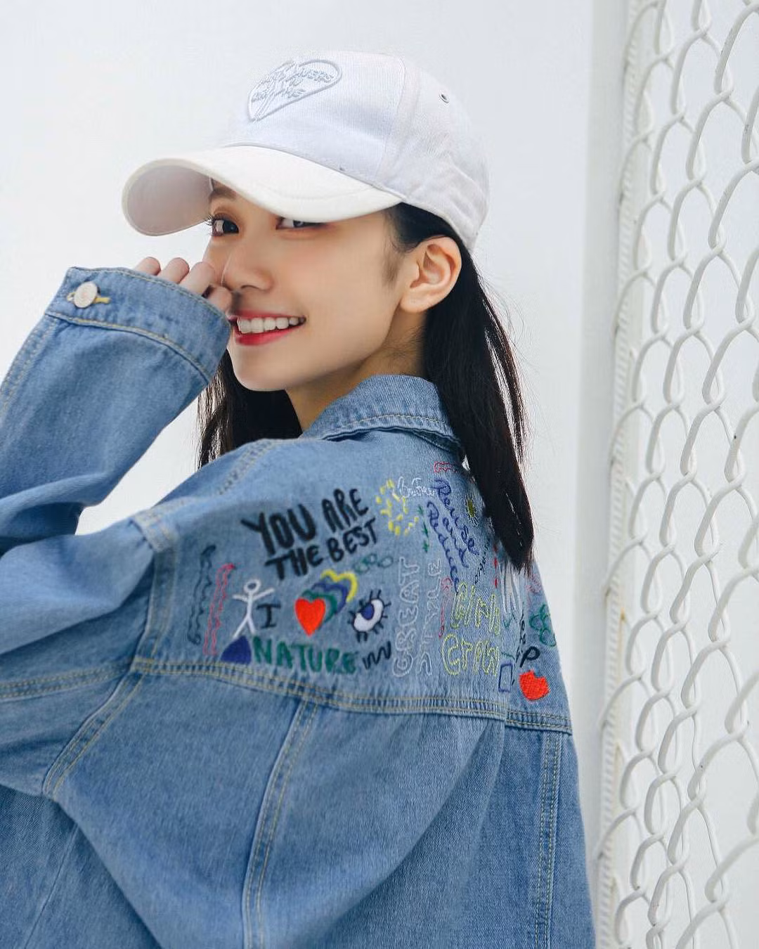 Tất cả tạo nên một tổng thể hình tượng vừa nhẹ nhàng vừa dịu dàng, rất dễ tạo thiện cảm của Qshere với nhiều fan hâm mộ.