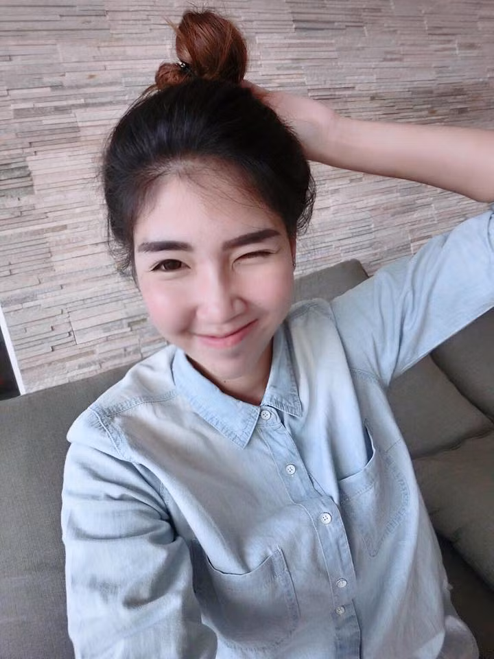 Dù rất nữ tính, nhưng khi đã cưỡi mô tô Glico gần như hoàn toàn là một con người khác: rất cá tính và cực mạnh mẽ.