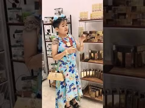 Tuy nhiên, khóa face nhưng "Cu Thóc" vẫn bị dân mạng phát hiện hàng loạt thông tin đời tư cùng hình ảnh cập nhật mới nhất mà một người anh thân thiết của diễn viên này đăng tải.