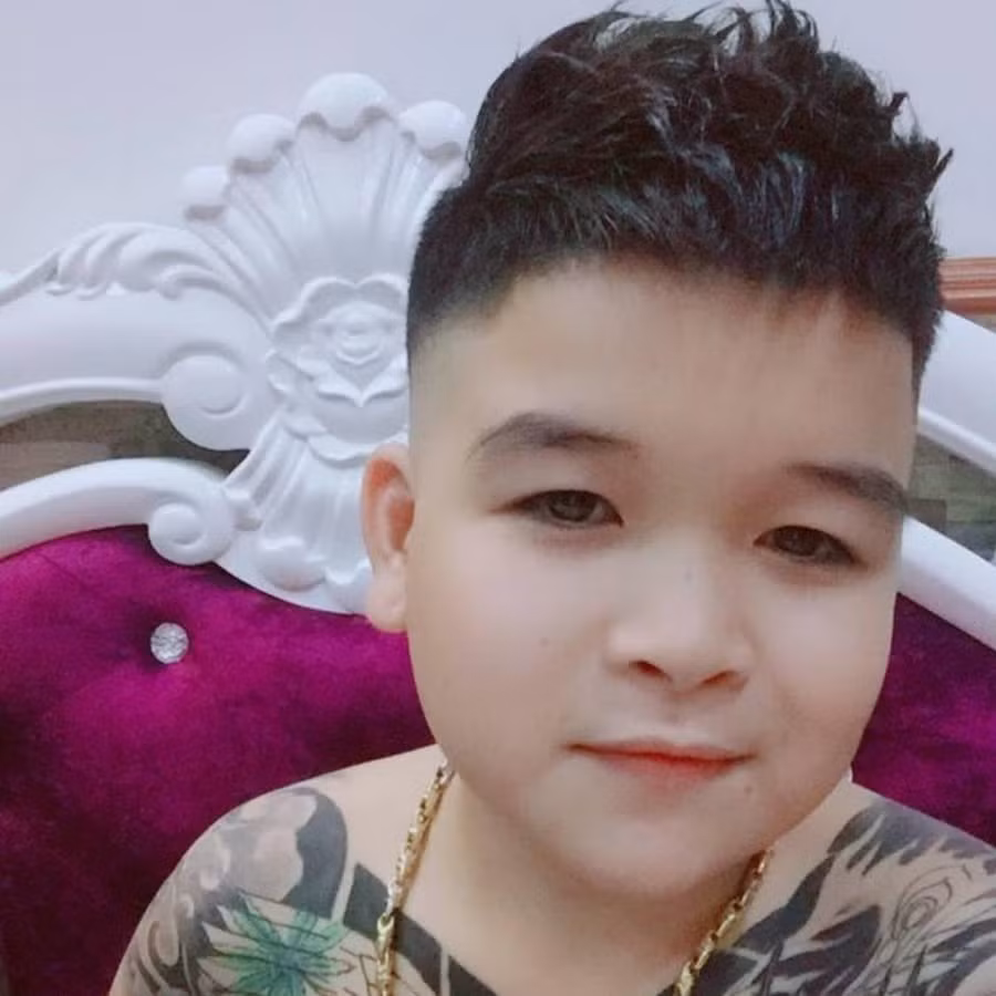 Thế nhưng, bỏ qua ngoại hình của mình, "Cu Thóc" lại có niềm say mê nghệ thuật và điện ảnh ngay từ khi còn là một cậu bé học sinh trung học phổ thông.