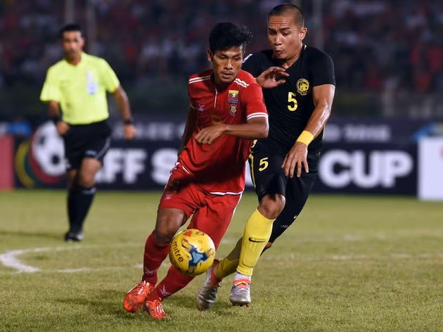 Aung Thu chính là cái tên nổi bật nhất thời điểm hiện tại trong đội hình của ĐT Myanmar. Cầu thủ sinh năm 1996 từng ghi bàn tại World Cup U20, trở thành cầu thủ xuất sắc nhất năm của Myanmar khi mới 20 tuổi và tại AFF Suzuki Cup 2016 anh cũng tỏa sáng với 2 bàn thắng.