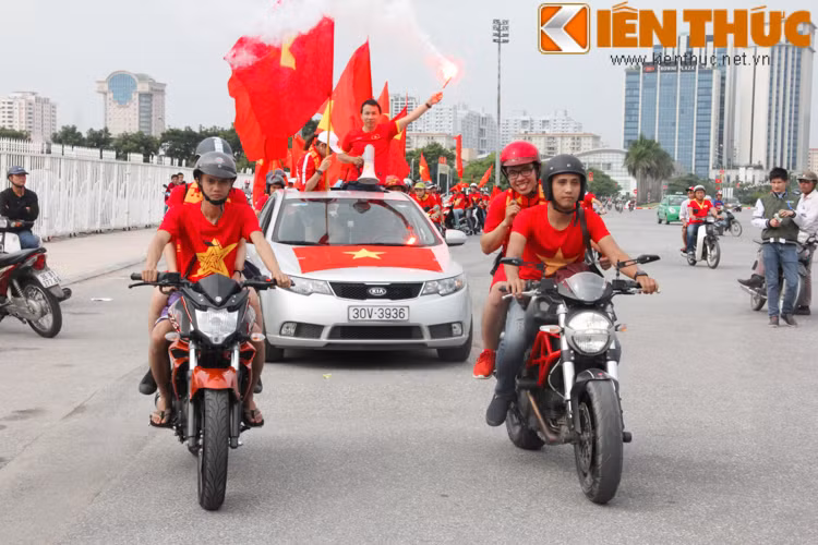 CDV dieu hanh tiep lua cho dai chien DT Viet Nam-Thai Lan