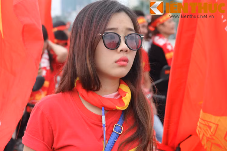 Họ mang trong mình niềm đam mê cháy bỏng với trái bóng tròn và đặc biệt là hâm mộ các cầu thủ của ĐT Việt Nam.