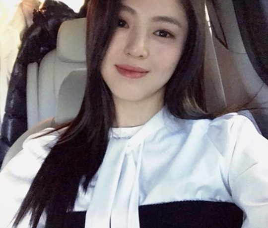 Ở nhiều góc chụp, Han So Hee trông rất giống vợ của Song Joong Ki