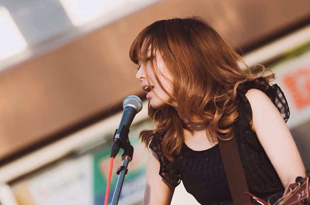 Sau khi chứng kiến những hình ảnh không make up của hot girl Nhật Bản nhiều người tỏ ra thất vọng cực độ bởi họ cảm thấy như bị lừa dối vì nhan sắc thật của cô nàng Satoshi.