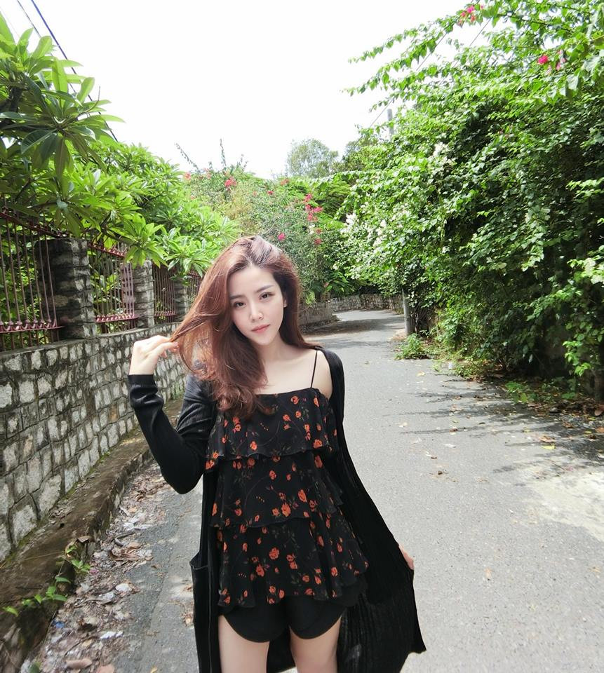 Gần 30 tuổi nhưng vẫn chưa 1 lần công bố bạn trai, Thoại Liên giữ quan điểm khá kiên định rằng "lấy chồng hay không không quan trọng bằng tự bản thân cảm thấy đủ là vui".