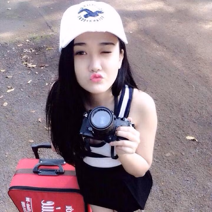 Ngoài thời gian làm việc, Thanh Trang dành nhiều thời gian để du lịch và chụp ảnh.